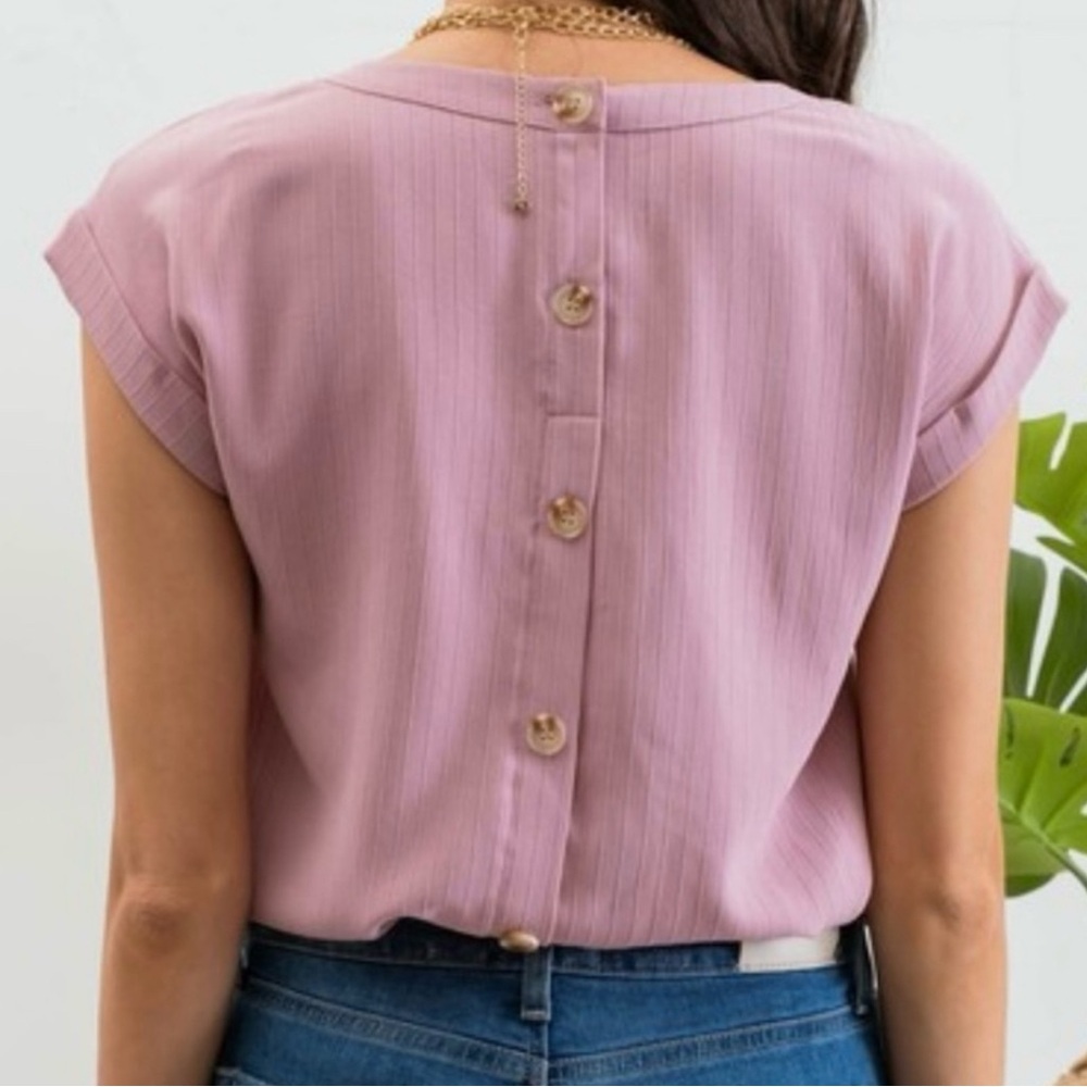 🩷 BOUTIQUE BRAND Elegant Floral Eyelet Top - Picture 2 of 3